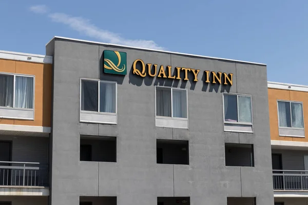 Indianapolis Circa May 2021 Quality Inn Property Quality Inn Part — Stock Photo, Image