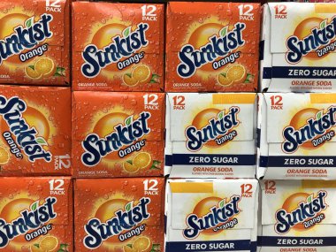 Indianapolis - 2021 Mart ayı civarı Sunkist Orange Soda sergisi. Sunkist, Keurig Dr Pepper 'ın sahibi olduğu portakal aromalı meşrubattır..