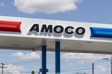Indianapolis - Mayıs 2021: Amoco benzin istasyonu. Amoco BP 'nin bir bölümü..