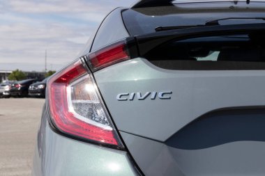 Kokomo - Mayıs 2021: Honda Civic sergisi. Honda Civic, Amerika 'da her yıl satılan en iyi 25 arabadan biri..