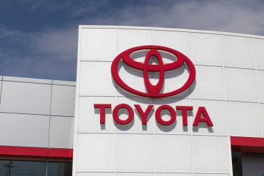 Kokomo - Mayıs 2021: Toyota Araba ve SUV Logosu. Toyota, güvenilirliği, yakıt tüketimi ve emisyonları azaltmaya olan bağlılığı nedeniyle otomobil alıcıları arasında popüler bir markadır..