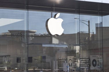 Chicago - Mayıs 2021: Apple Store Retail Mall Lokasyonu. Apple iPhone, iPad, iMac ve Macintosh bilgisayar satıyor..