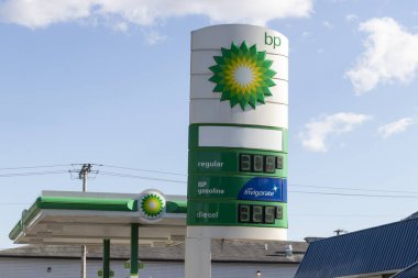 Indianapolis - Mayıs 2021: BP Perakende Benzin İstasyonu. BP, merkezi Londra 'da bulunan küresel bir İngiliz petrol ve gaz şirketi..
