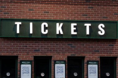 Chicago - Mayıs 2021: Chicago Cubs bilet gişesinin Wrigley Field Home 'u. Wrigley Field 1916 'dan beri Cubs' ın evi..