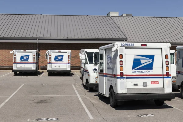 Carmel Vers Mai 2021 Usps Post Office Mail Trucks Bureau — Photo