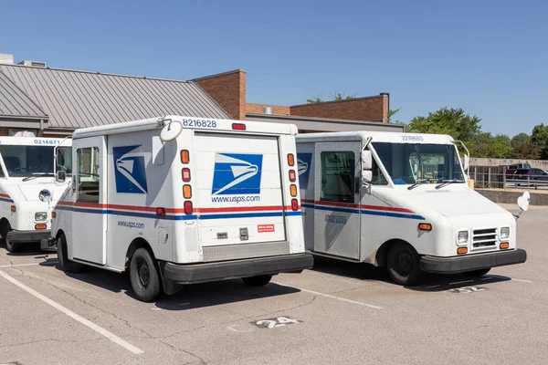 Carmel Circa Mayo 2021 Usps Post Office Mail Trucks Oficina — Foto de Stock