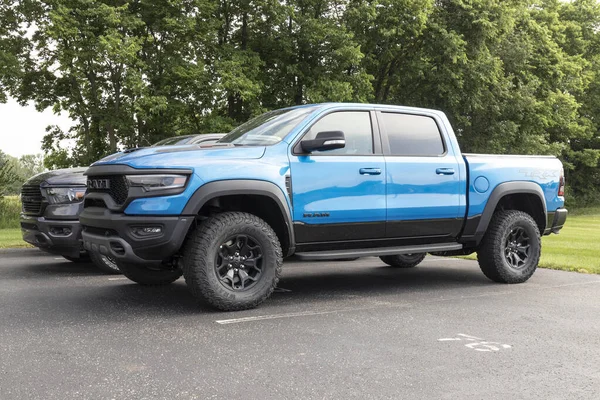 Kokomo Vers Juin 2021 Exposition Ram 1500 Chez Concessionnaire Chrysler — Photo