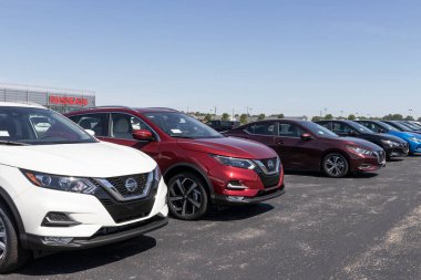 Varşova - Haziran 2021: Nissan Rogue SUV sergisi. Nissan, Renault Nissan İttifakının bir parçası..