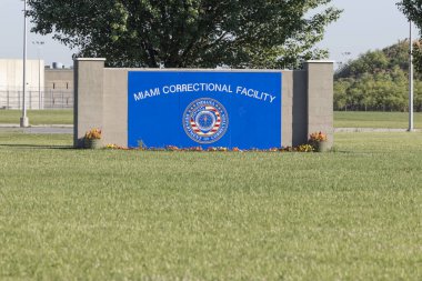 Bunker Hill - Haziran 2021: Miami Islah Tesisi Grissom Müşterek Hava Üssü 'nün bulunduğu bölgede. Miami Cezaevi yüksek, orta ve minimum güvenlikli bir hapishanedir..