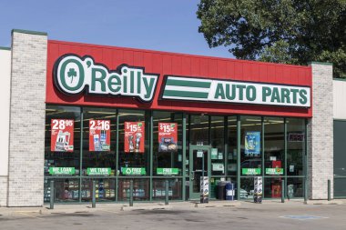 Varşova - Haziran 2021: O 'Reilly oto yedek parça mağazası. O 'Reilly otomotiv parçalarının perakendecisi ve dağıtıcısı..