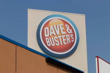 Indianapolis - Temmuz 2021: Dave & Buster Restoranı. Dave & Buster 'ın katılım oranı salgın öncesi seviyelere geri dönüyor.