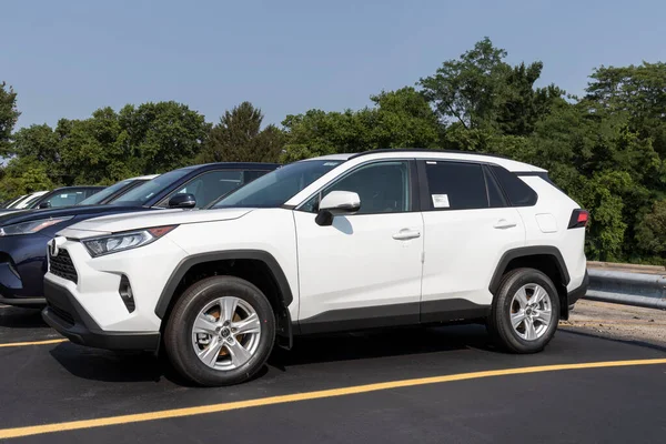 Cincinnati Sekitar Juli 2021 Toyota Rav Ditampilkan Toyota Adalah Merek — Stok Foto