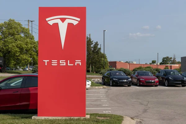 Indianapolis Приблизно Липень 2021 Електромобілі Tesla Car Позашляховик Продукти Tesla — стокове фото