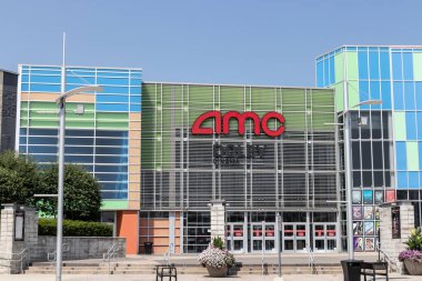Plainfield - Temmuz 2021: AMC Sinema Salonu. AMC, Disney +, HBO Max ve Netflix gibi abonelik hizmetlerinde film ve eğlence stüdyolarına uyum sağlamaktadır..