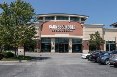 Plainfield - Temmuz 2021: Barnes & Noble Perakende Konumu. Barnes & Noble ABD 'de içerik ve dijital medyanın önde gelen perakendecilerinden..