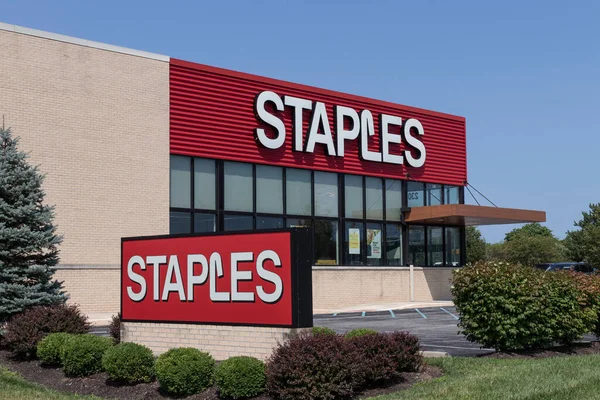 Plainfield Circa Julio 2021 Staples Office Supply Retail Location Staples — Foto de Stock