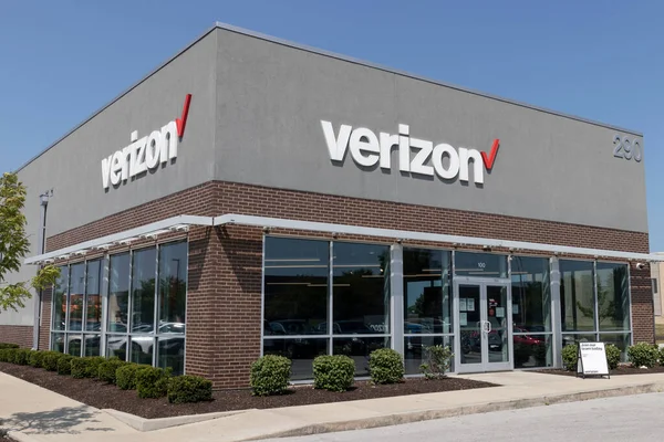 Plainfield Circa Julio 2021 Verizon Wireless Retail Location Verizon Ofrece — Foto de Stock