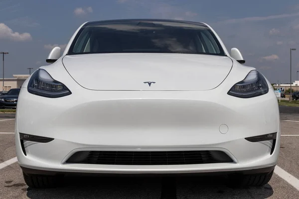 Indianapolis Circa August 2021 Pojazd Elektryczny Tesla Model Wystawie Produkty — Zdjęcie stockowe