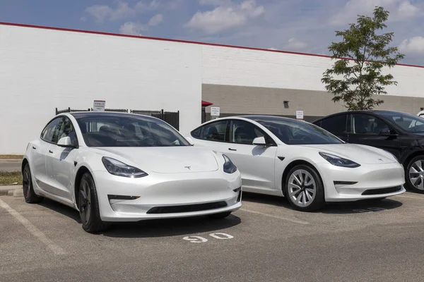 Indianapolis Circa Augustus 2021 Tesla Model Elektrische Voertuigen Tentoongesteld Tesla — Stockfoto