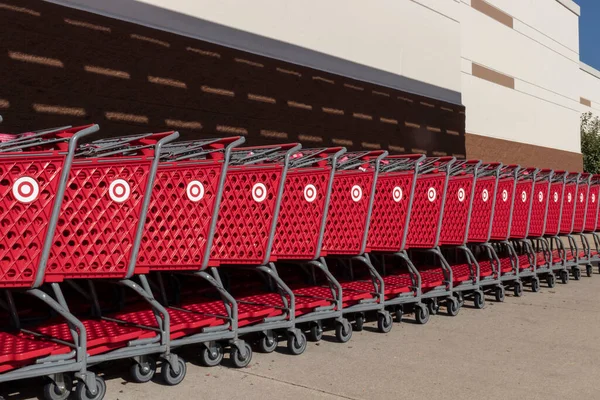 Kokomo Circa Septiembre 2021 Target Retail Store Baskets Target Vende — Foto de Stock
