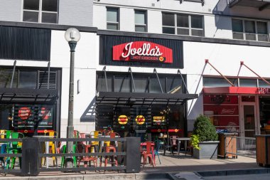 Cincinnati - Eylül 2021: Joella 'nın Ateşli Tavuk mekanı. Joella 's Hot Chicken, Louisville, Kentucky kökenli kızarmış tavuk restoranları zinciri..