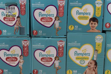 Cincinnati - Eylül 2021: Bebek bezi sergisi. Pampers, Procter ve Gamble 'ın bir ürünü..