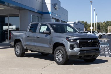 Indianapolis - 12 Ekim 2025 Chevrolet Colorado 4WD LT Taksi Sergisi. Chevy, Colorado 'ya 2.7L Turbomax 4 silindirli motor sunuyor. MY:2026