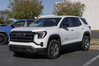 Kokomo - 12 Ekim 2025: GMC Terrain Elevation FWD bir galeride küçük bir SUV sergisi. GMC 1.5L Turboşarjlı motorla Arazi 'yi sunuyor. MY:2026