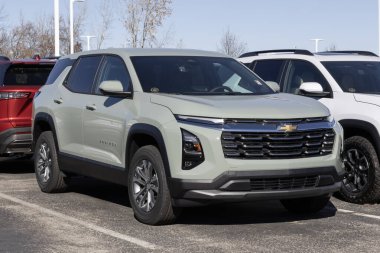 Plainfield - 16 Kasım 2025: Chevrolet Equinox LT FWD Küçük Aile SUV sergisi. Chevy, Ekinoks 'a 1.5L Turbo 4 silindirli motor sunuyor. MY:2026