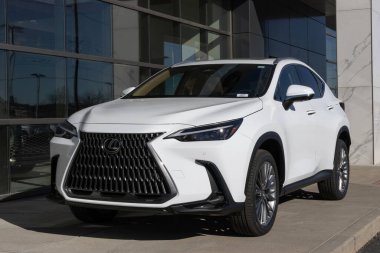 Indianapolis - 16 Kasım 2025 Lexus NX 350h AWD Lüks Geçidi. Lexus, NX350h 'ye 2.5L 4 silindirli hibrit motor sunuyor. MY:2026