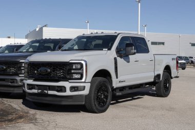 Lafayette - 21 Aralık 2025: Ford F-250 Super Duty SRW 4X4 Lariat Ekip Taksisi. Ford, 6.7L 'lik Power Stroke Diesel V8 motorlu F250' yi sunar. MY:2025