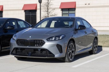 Lafayette - 21 Aralık 2025: BMW 228i xDrive Gran Coupe bir galeride. BMW 228 'i 2.0L Twin-Power Turboşarjlı 4 silindirli motorla sunuyor. MY:2026