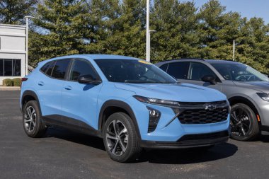 Kokomo - 8 Mart 2026: kullanılmış Chevrolet Trax sergisi. Fiyatlandırma endişeleriyle, Chevy talebi karşılamak için kontörlü araç alıp satıyor. MY:2024