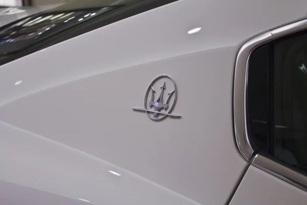 INDIANAPOLIS - CIRCA OCTOBRE 2015 : Maserati Logo Fermer I — Photo