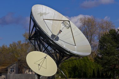 Ben bir televizyon istasyonunda yayın Uydu Antenleri