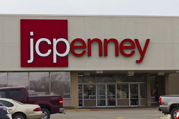 Indianapolis - Circa December 2015: JC Penney Retail Mall Location. JCP is an Apparel and Home Furnishing Retailer III — Stock Photo, Image