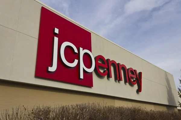 Indianapolis - Circa dicembre 2015: JC Penney Retail Mall Location. JCP è un rivenditore di abbigliamento e arredamento per la casa I — Foto Stock