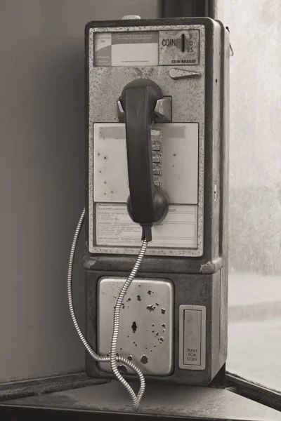 Vintage betalen telefoon - oude Pay telefoon met munt sleuf Iv — Stockfoto