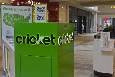 Indianapolis - Şubat 2016 yaklaşık: Kriket kablosuz Kiosk. Kriket kablosuz sağlayıcı ön ödemeli cep telefonları ve planları II olduğunu