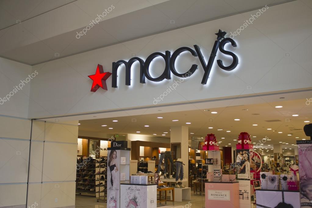 Indianapolis - Circa February 2016: Macy's Department Store. Macy's, Inc. is one of the Nation's Premier Omnichannel Retailers II