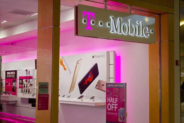 Indianapolis - Circa Februari 2016: T-Mobile Retail Wireless Store — Stok Foto