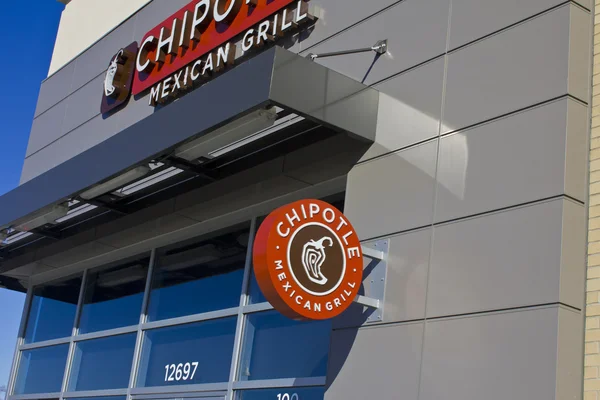 Indianapolis - Vers février 2016 : Chipotle Mexican Grill Restaurant. Chipotle est une chaîne de restaurants Burrito Fast-Food IV — Photo