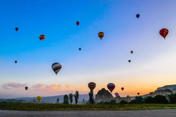 Hot air balloon over Cappadocia, Turkey — Stock Photo, Image