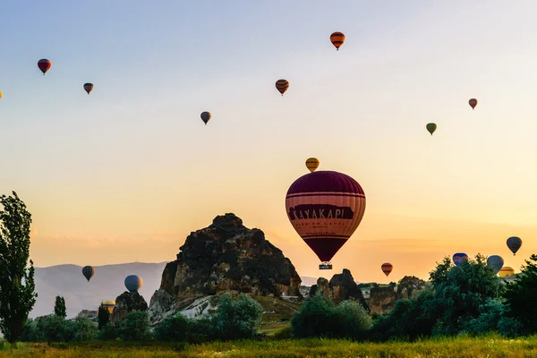 Hot air balloon over Cappadocia, Turkey — Stock Photo, Image