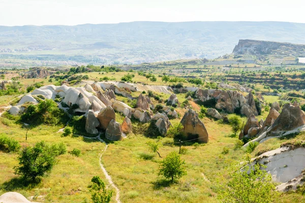 Formações rochosas coloridas em Capadócia, Turquia — Fotografia de Stock
