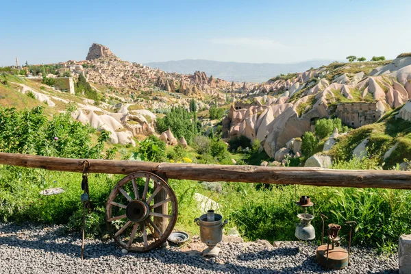 Formações rochosas coloridas em Capadócia, Turquia — Fotografia de Stock