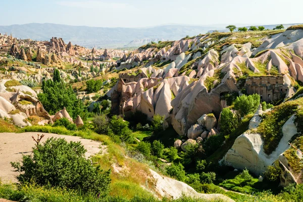 Formações rochosas coloridas em Capadócia, Turquia — Fotografia de Stock