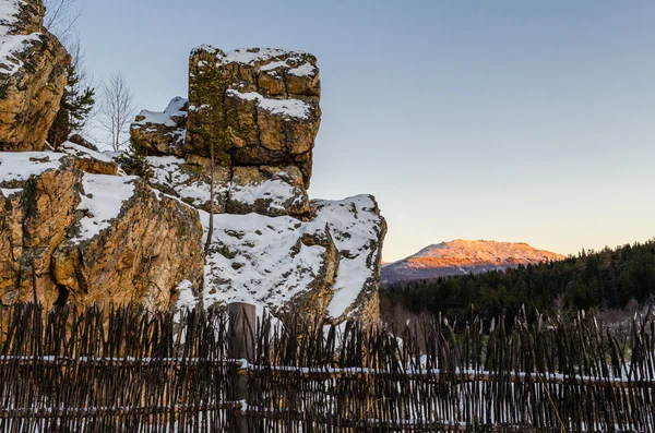 Rocks in the winter in the mountains of the Urals — Stock Photo, Image