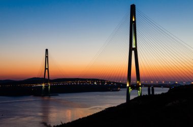 Rus adanın köprüde. Vladivostok