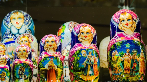 Muñecas nacionales rusas matreshka —  Fotos de Stock